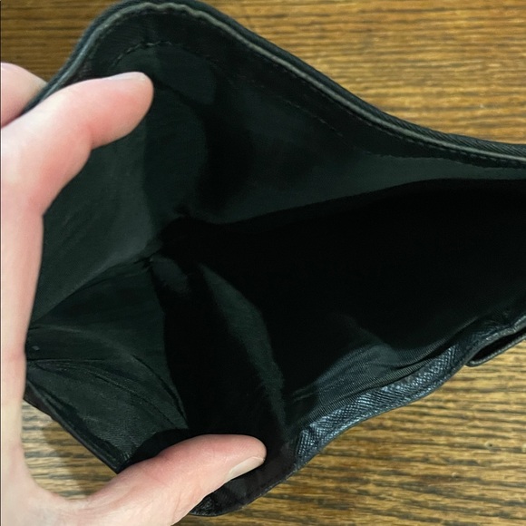 VINTAGE Prada Elegant Black Nylon Wallet - Picture 2 of 3
